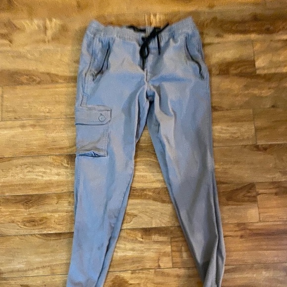Joe’s Men’s Grey Drop Yoke Cargo Joggers (size small) - Picture 12 of 15